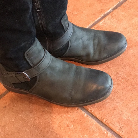 Ugg black waterproof leather boots size 8.5 - Picture 15 of 16